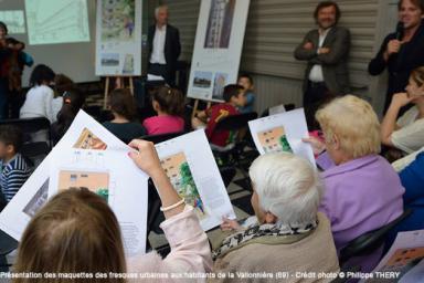 Présentation des maquettes des fresques urbaines aux habitants de la Vallonnière (69)