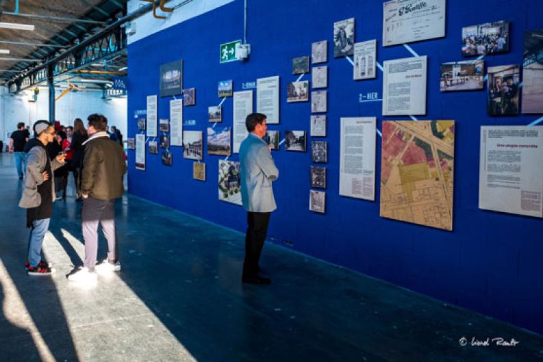 Vue de l'intérieur des Halles du Faubourg lors d'une exposition 